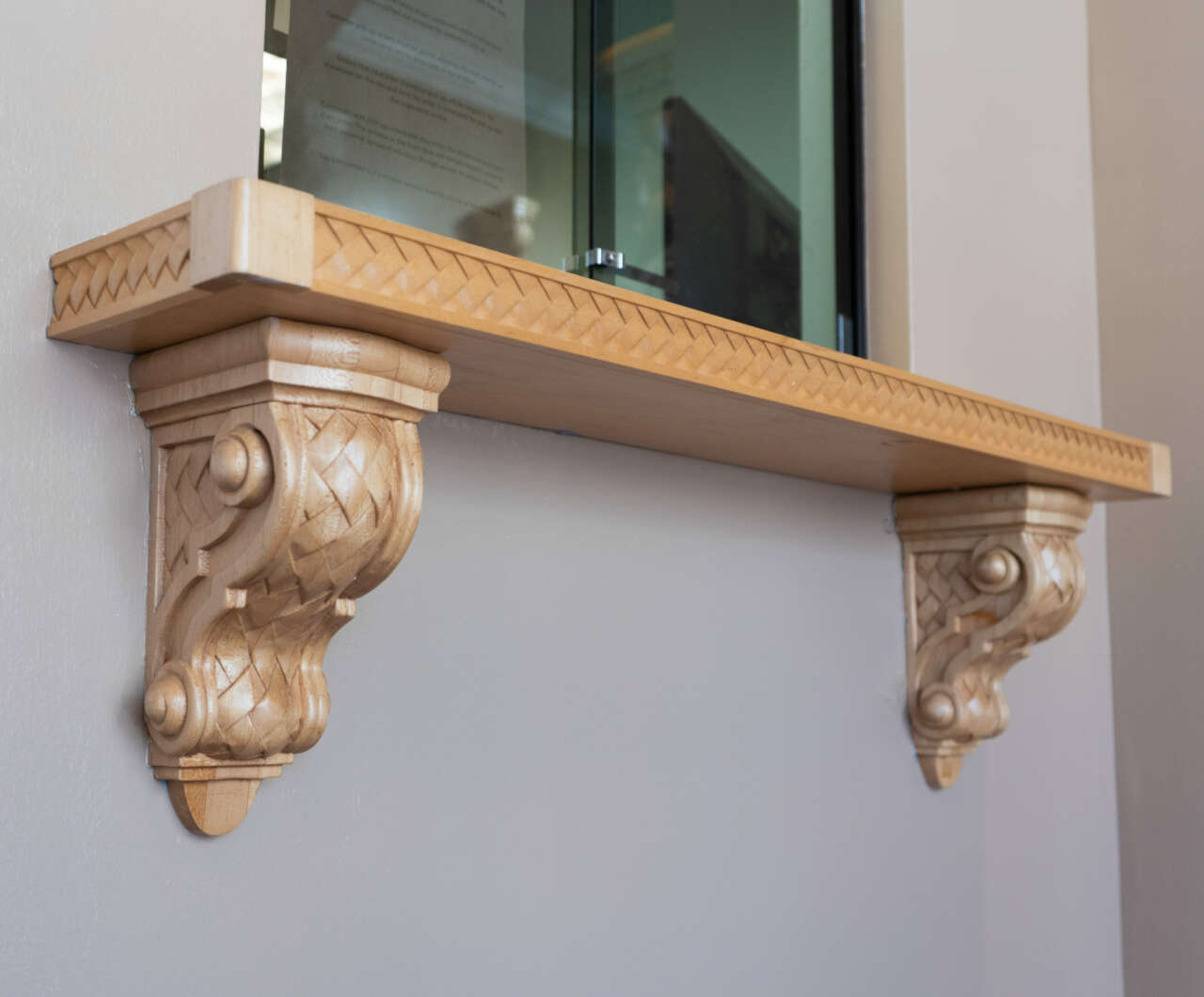 Corbel shelf
