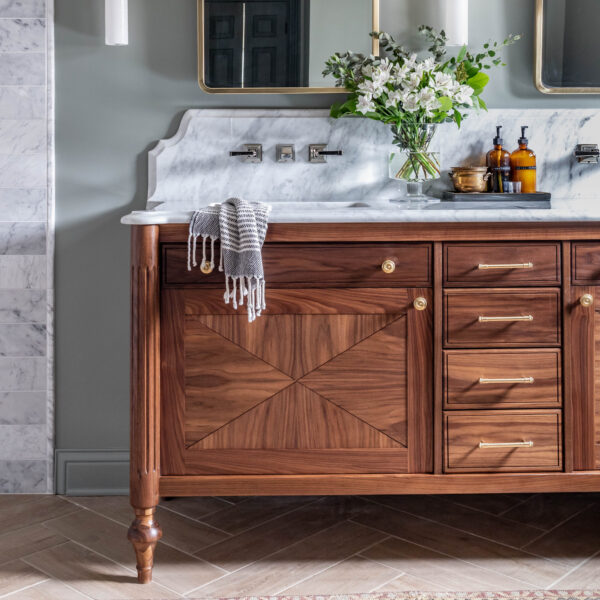 Jen Woodhouse Vanity 03 322677