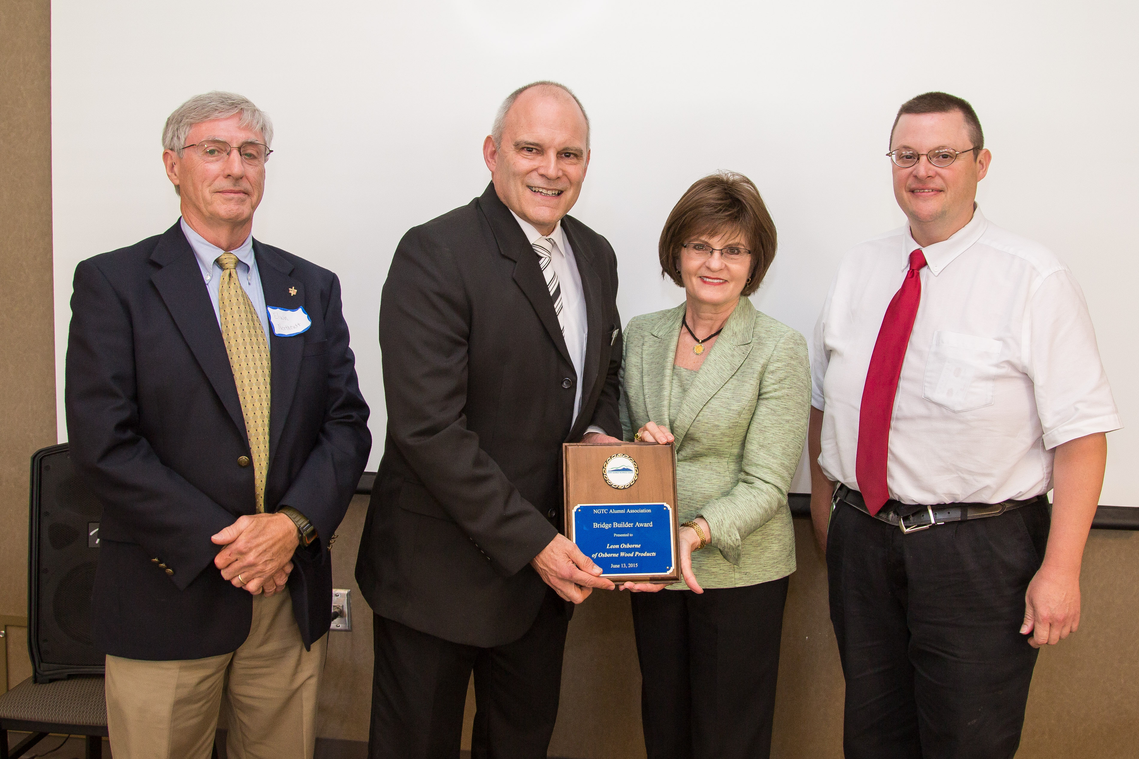 Leon Osborne Receives Bridge Builder Award