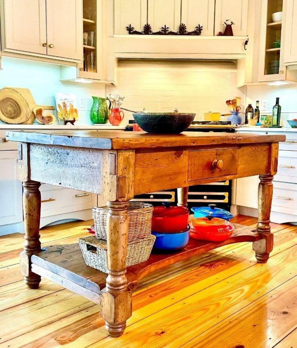 Osborne Wood | Husky Concord Island Post